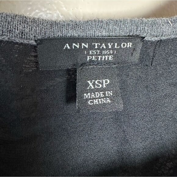 CLEARANCE! Ann Taylor Lace Back Shell Tank Size XSP EUC - Picture 6 of 6